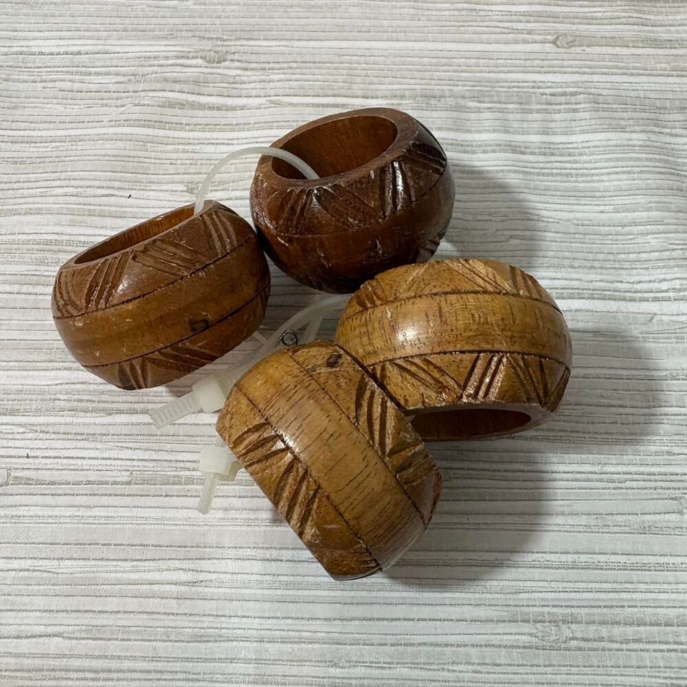 Wooden napkin ring set of 4